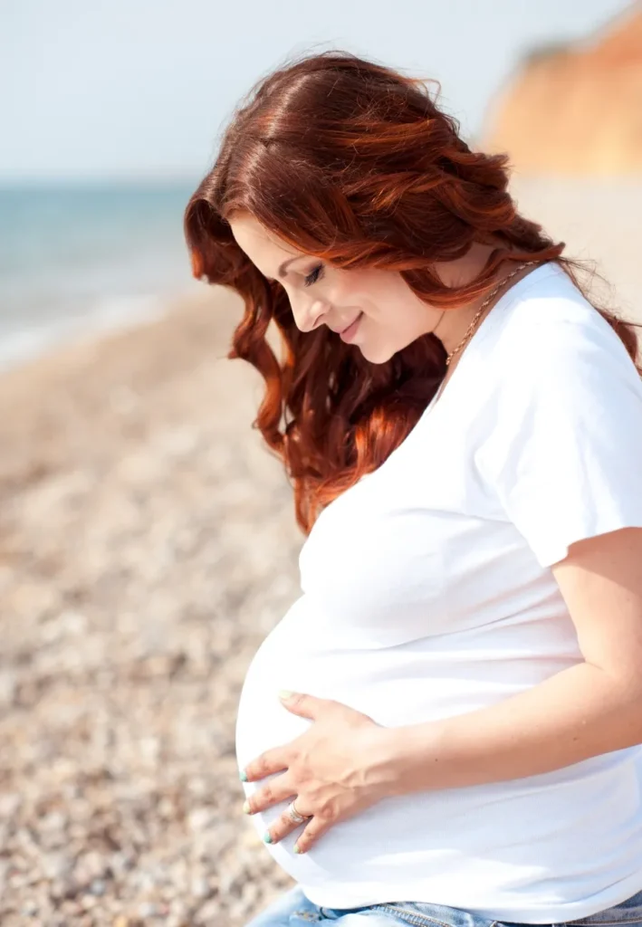 Femme enceinte sereine